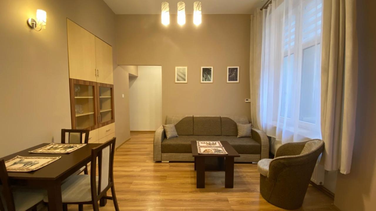 Lublinbnb - Exclusive Family Apartment ------ In The Heart Of Lublin -------------------------------- Bedroom & Living Room & Kitchen المظهر الخارجي الصورة